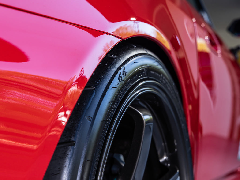 Meguiar’s Hybrid Ceramic Tire Shine, Durable High Gloss Shine that Lasts, G230416, 16 oz