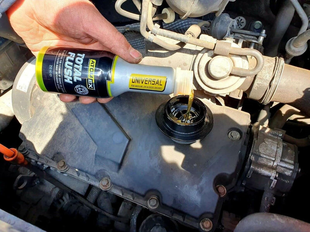 XADO TotalFlush Universal oil system cleaner with Anticarbon effect for Gasoline, LPG and Diesel Engines