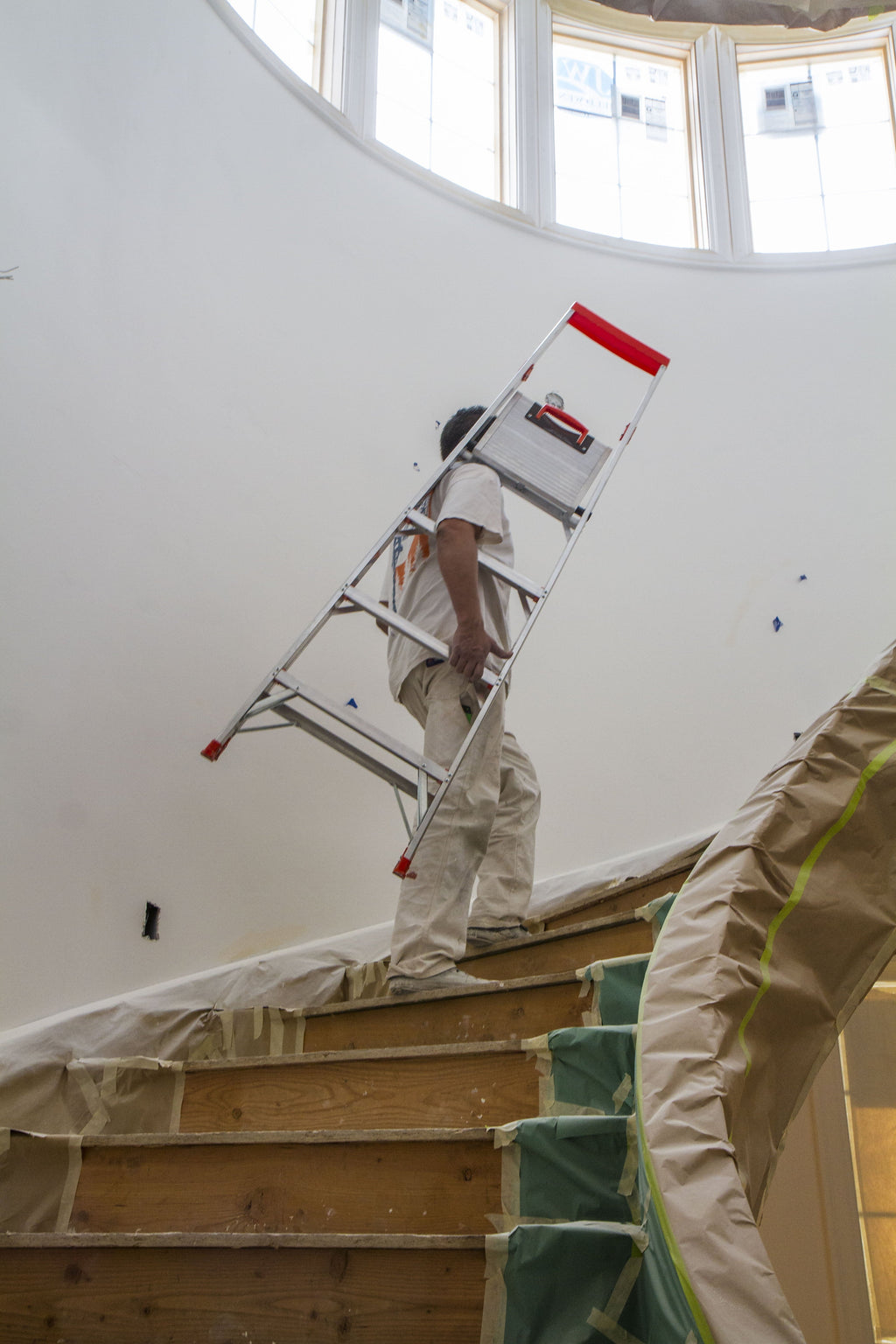 Little Giant Ladder Systems Flip-N-Lite 6' Aluminum, Platform 4 Step Ladder, 300 lbs Rated, Type 1A