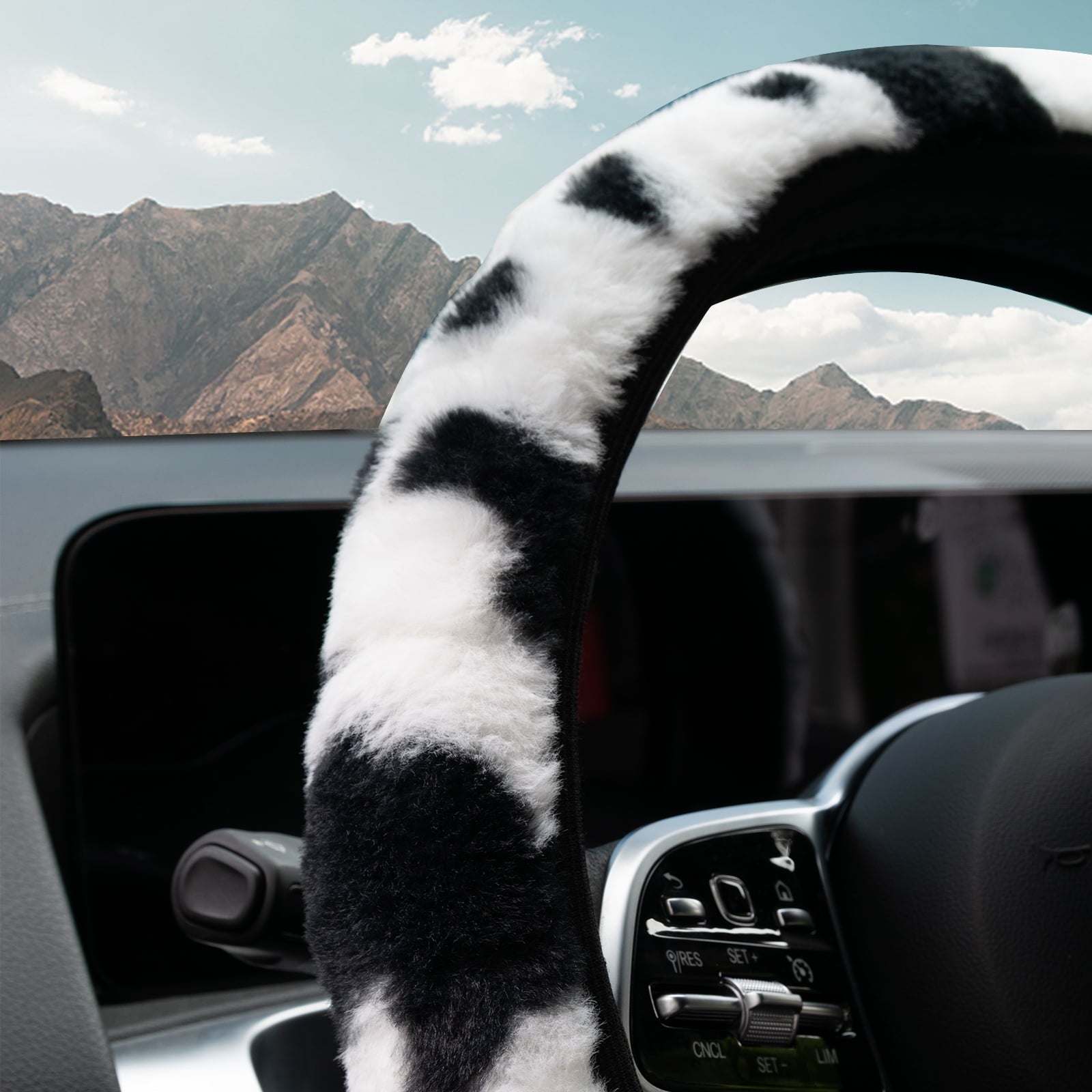 Cow Pattern Plush Car Steering Wheel Cover Protector Anti Slip Milk Cow Print Pattern Fuzzy Universal Fit For 14.5-15 Inches