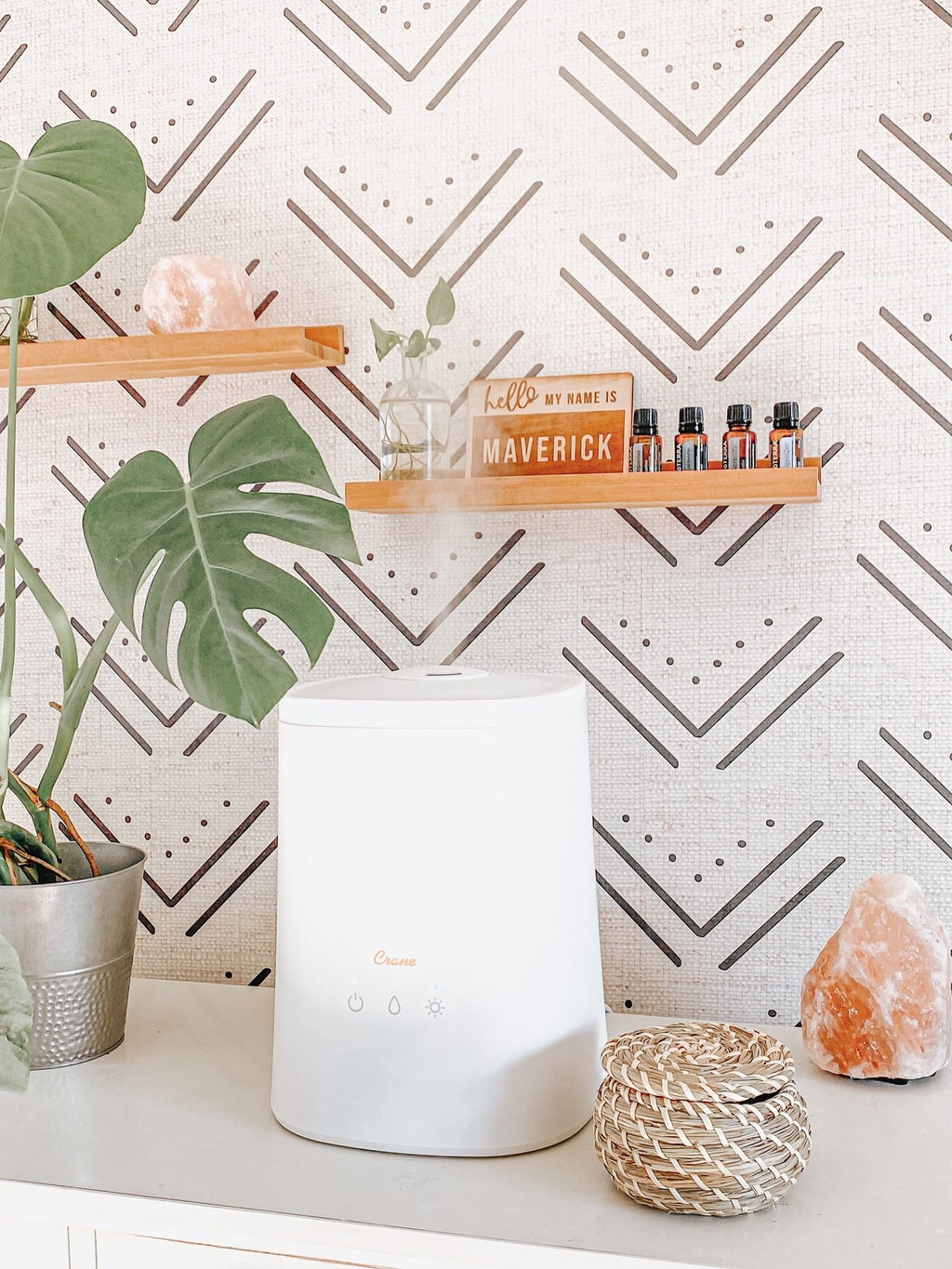 Crane USA 1.2 Gallon 2-in-1 Ultrasonic Cool Mist Top Fill Humidifier & Aroma Diffuser for medium to large rooms up to 500 sq ft