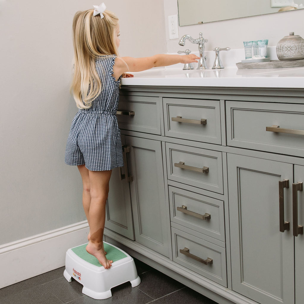 Hopscotch Lane 1-Step Stool for Kids - Unisex | Plastic