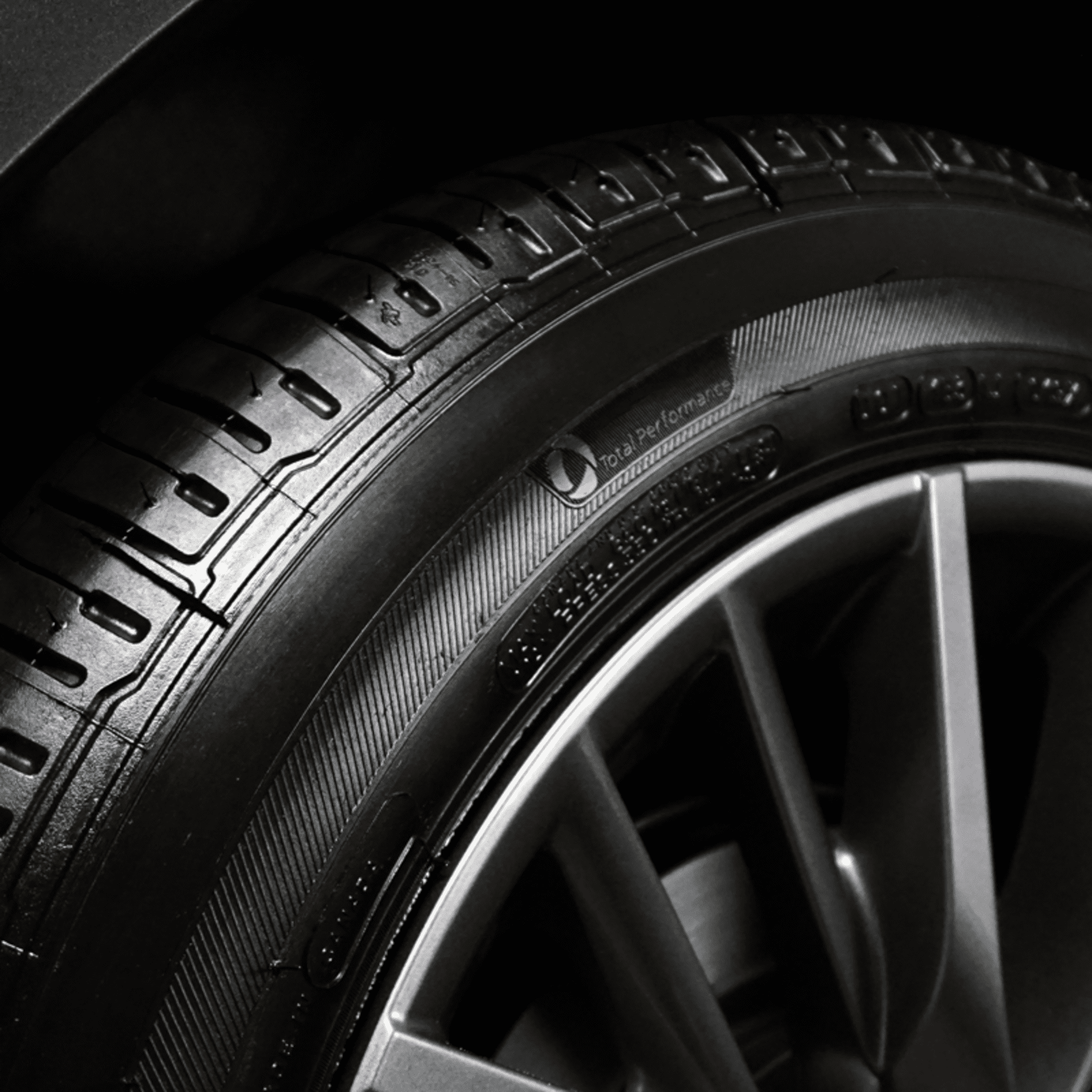 Proje Premium Car Care Fusion Tire Dressing - Long Lasting - Non-Greasy Dry to The Touch Tire Dressing for Cars - Safe Plastic, Vinyl, & Rubber - 16 floz
