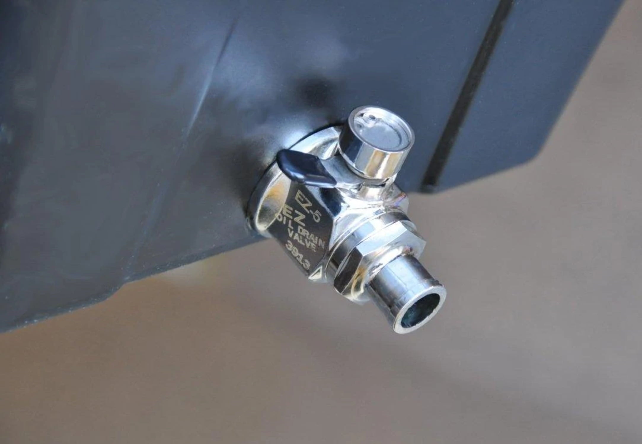 EZ (EZ-106) Silver 14mm-1.5 Thread Size Oil Drain Valve