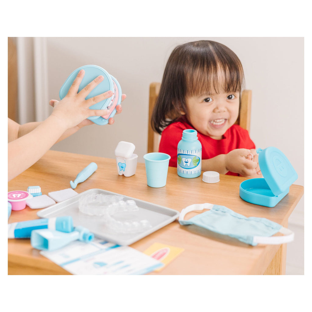 Melissa & Doug Super Smile Dentist Kit With Pretend Play Set of Teeth And Dental Accessories (25 Toy Pieces)