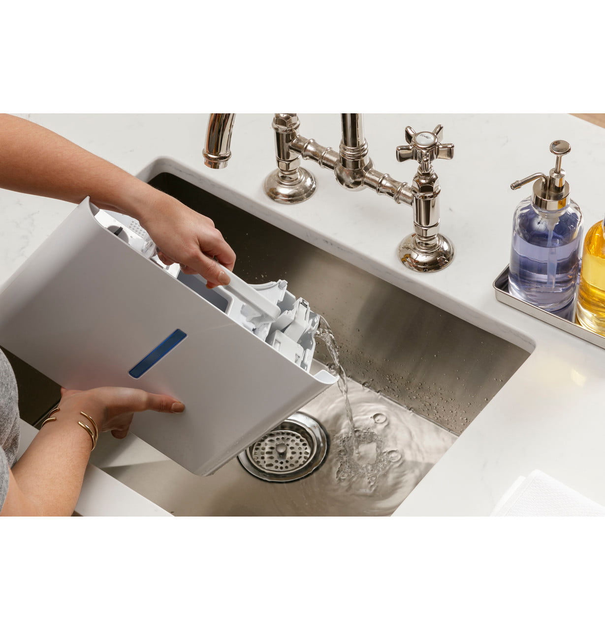 Restored GENERAL ELECTRIC 50-Pint Portable Dehumidifier with Drain, White (Refurbished)