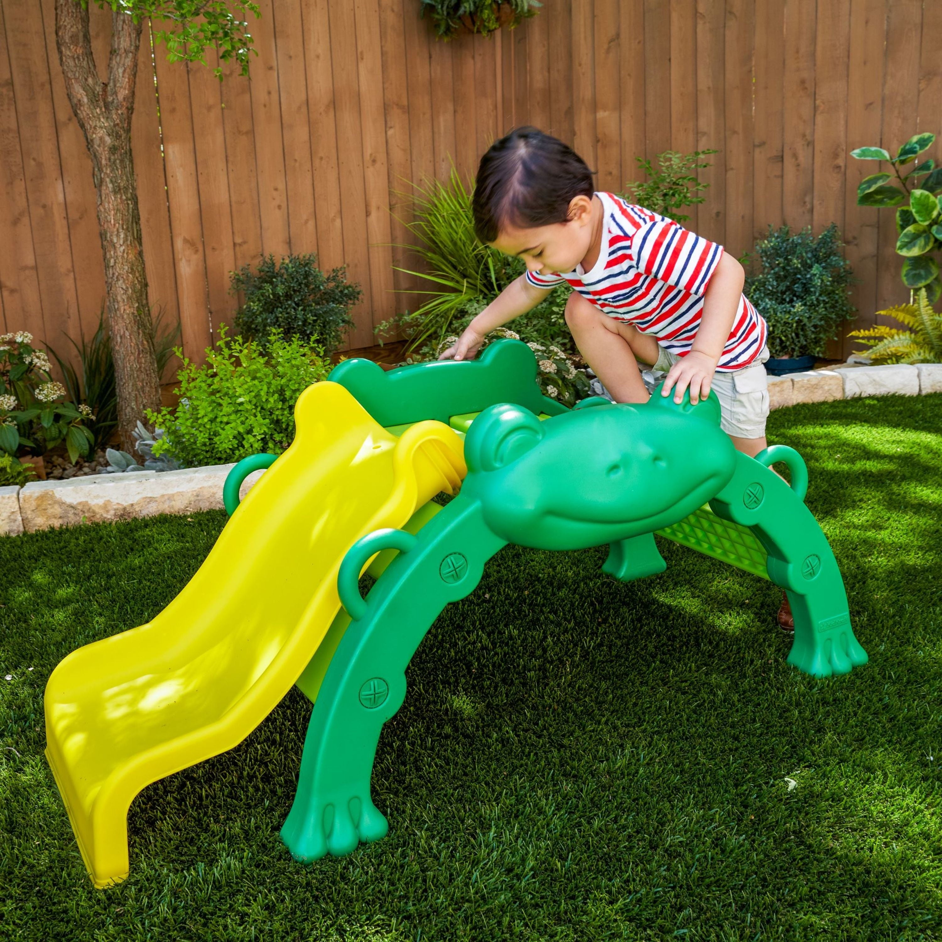 KidKraft Hop and Slide Frog Toddler Climber for Indoor/Outdoor, Green, For Ages 1.5-3 Years