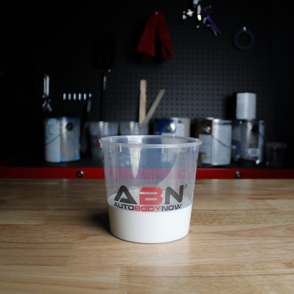 ABN 32 Oz 1000ml Quart Disposable Flexible Clear Graduated Plastic Mixing Cups with Lids 100 Pack Use for Paint, Resin, Epoxy, Art, Kitchen, Baking - Measuring Ratios 1:1, 2:1:1, 3:1:1, and 4:1:1