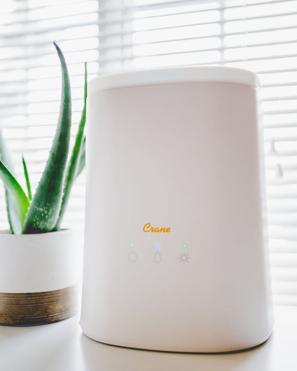Crane USA 1.2 Gallon 2-in-1 Ultrasonic Cool Mist Top Fill Humidifier & Aroma Diffuser for medium to large rooms up to 500 sq ft