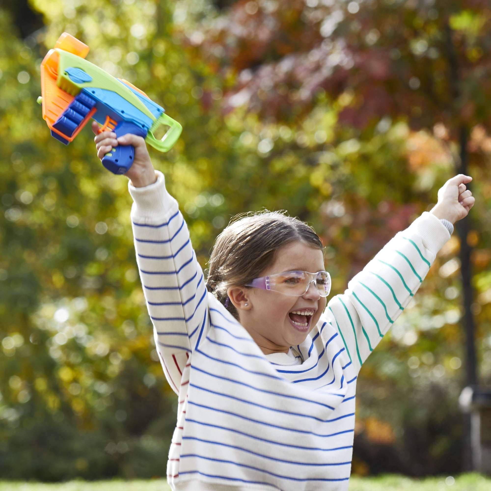 Nerf Elite Jr Flyer, Easy Play Foam Dart Blaster, 5 Nerf Elite Darts, Christmas Stocking Stuffers for Kids, 6+