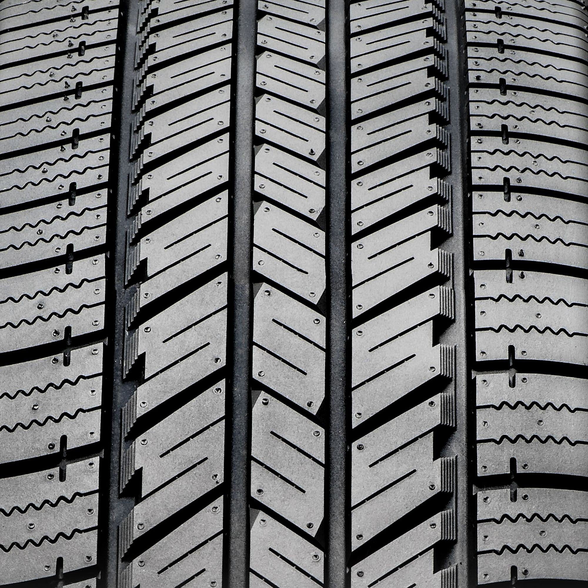 BlackHawk Hiscend-H HT01 All Season 235/60R18 107V XL Light Truck Tire