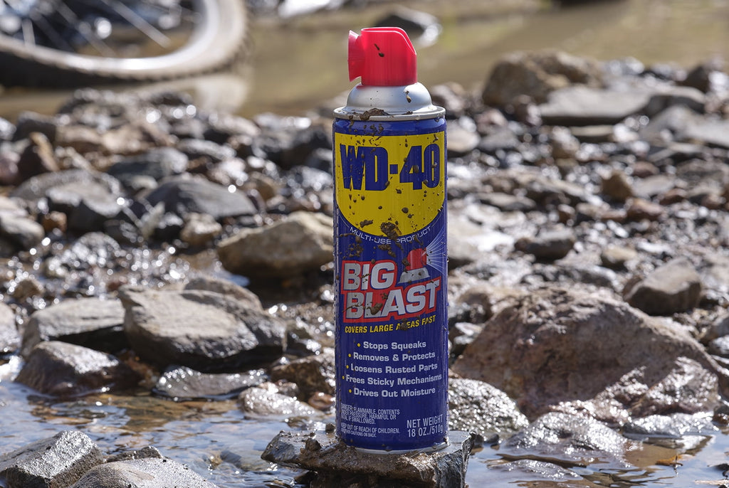 Original WD-40 Formula, Multi-Use Product Big-Blast, Multi-Purpose Lubricant with Wide Nozzle Spray, 18oz