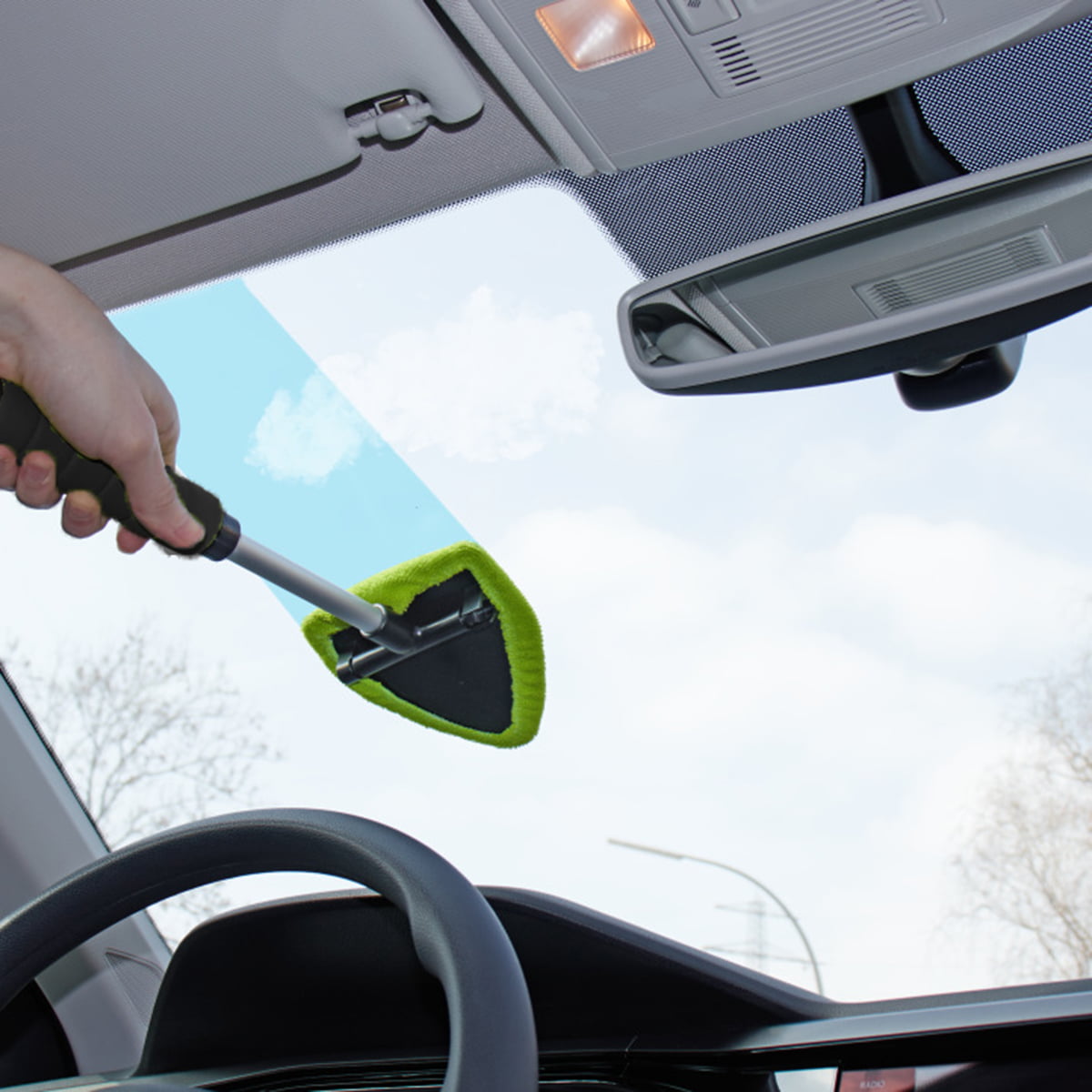Byseng Car Windshield Cleaner, Windshield Cleaning Tool for Car, Microfiber Car Window Cleaner with Extendable Handle + 4 Reusable and Washable Microfiber Pads - Green