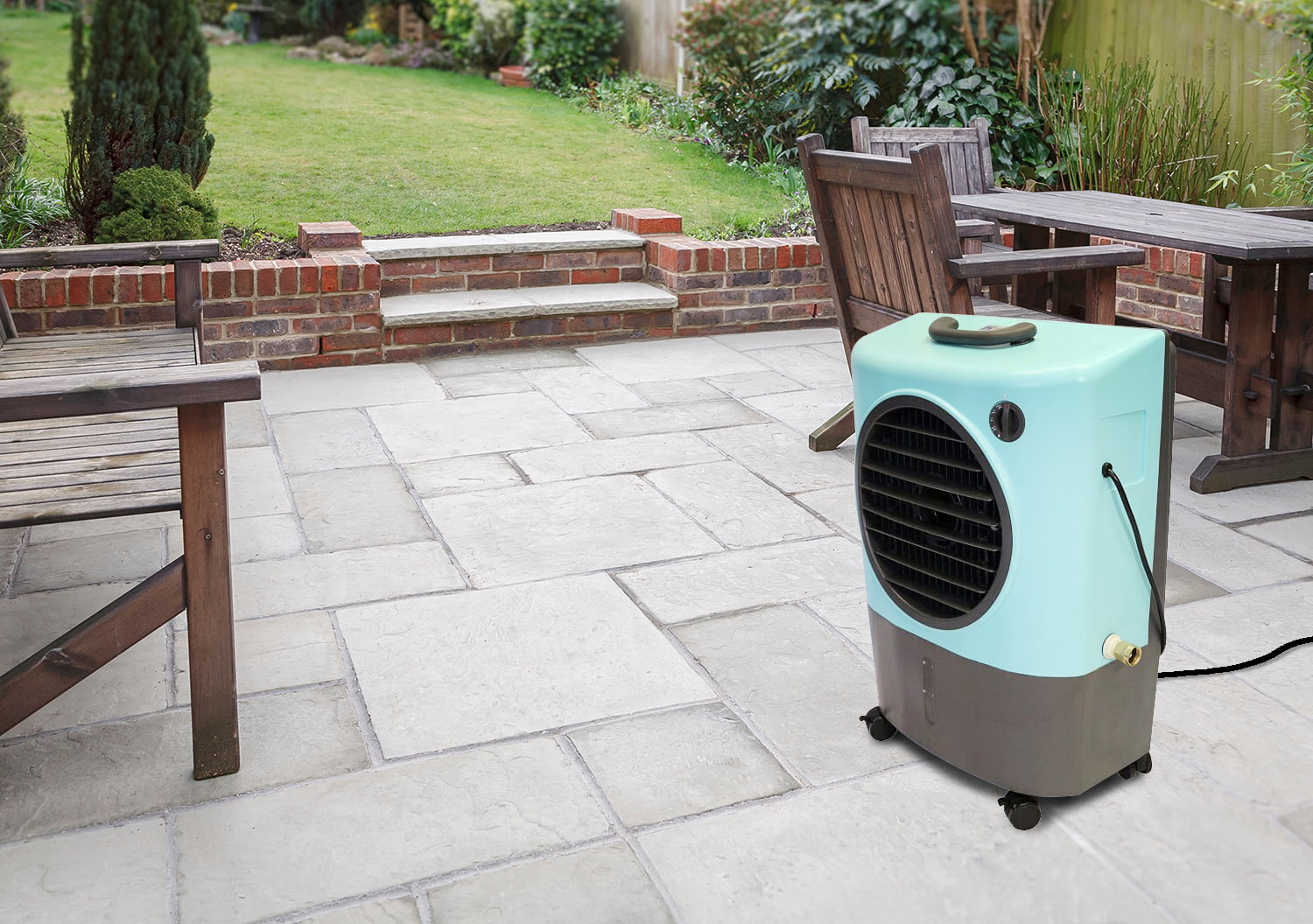 Hessaire MC18V Indoor/Outdoor Portable 500 Square Foot Evaporative Air Cooler