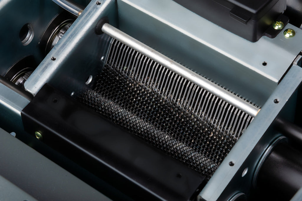 Dahle PowerTEC 717 OS Optical Media Shredder for Top-Secret CDs/DVDs, Auto Oiler, Level O-5